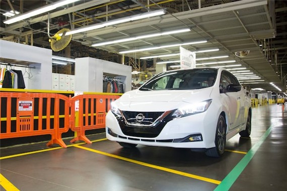 全新日产聆风电动车在美下线 将于明年1月上市