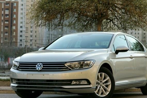 迈腾真是神车！丐版18万还抢着买，凯美瑞再降2万也难超越