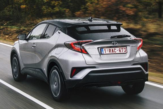 丰田确实牛，造型很前卫，中控大屏比缤智吊，后排空间却是硬伤！