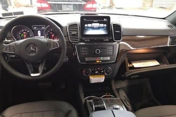 18款奔驰GLS450豪华型动感时尚越野