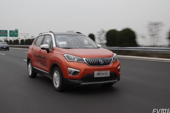 特斯拉完成的事情 这款自主纯电动SUV也完成了