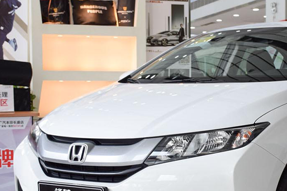 新手买车，本田日产雪佛兰分别给你推荐价格低油耗省又好开的车！