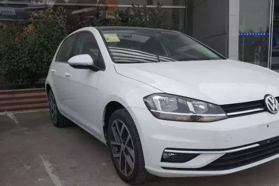 探店高尔夫！新款老款同时优惠！你买谁？