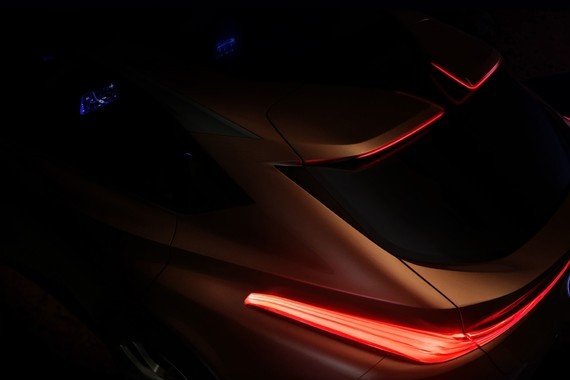 据说雷克萨斯将要发布一款旗舰跨界SUV，X6被吓得胆战心惊