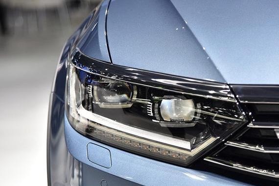 德国进口，配四驱6秒破百，卖22万，操控胜迈腾，实用性不输途观