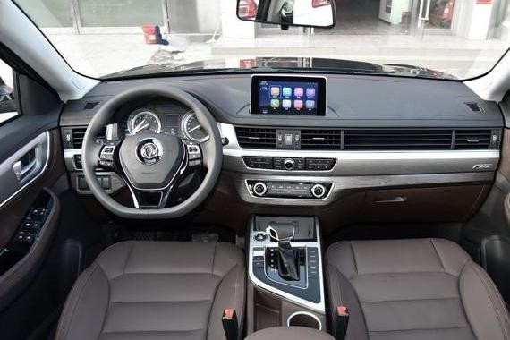 这车比众泰还狠，居然把Q7内饰原封不动搬过来，8万有这享受值了