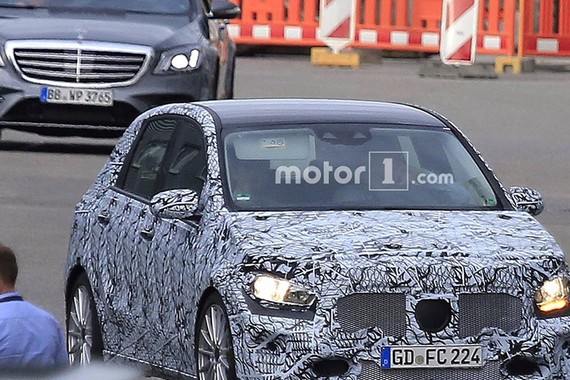 全新一代奔驰B级谍照曝光 采用全新设计