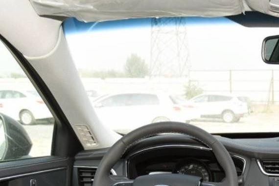 手头有30万，奥迪A4L和福特金牛座买哪个更划算？