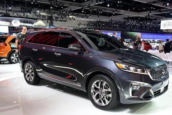 屌丝三宝变碉堡，一次性推10款车型，国内卖的这台又是骗钱货