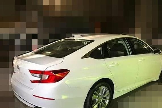 国内最成功的中型车，在华放弃2.0T发动机，迈腾凯美瑞笑而不语