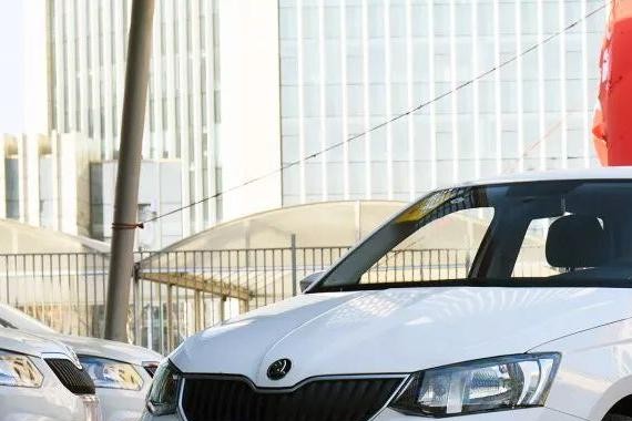 二手价格低至2万多，代步车，买一台这样的如何？