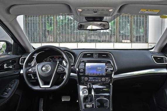 最惨的日系豪华车，上市卖80万，叫板宝马7系，如今仅20万没人买