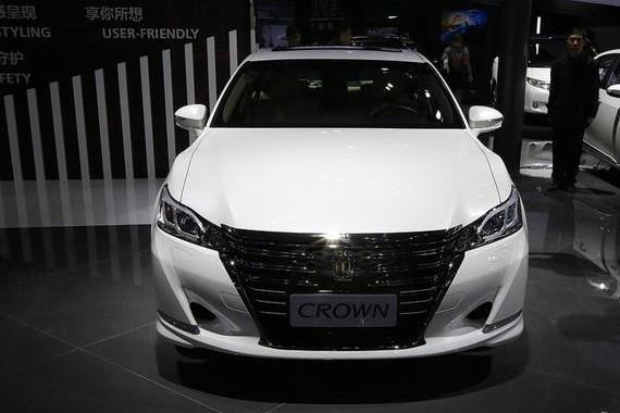 新款丰田皇冠今日上市 售价26.48-39.18万