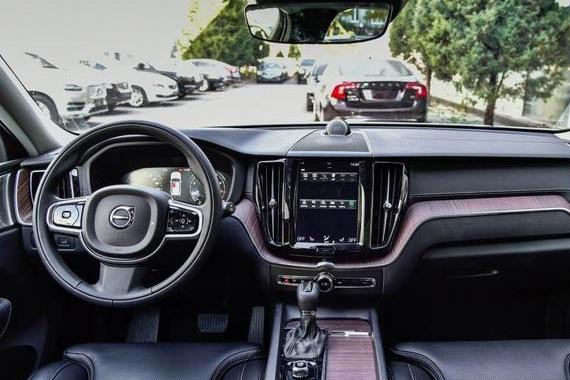 年度最佳SUV，外形太养眼，终止奔驰GLC加价，阻击奥迪Q5就靠它