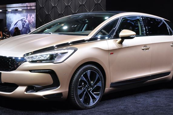 全新雪铁龙DS5，帅的一塌糊涂，售价直接秒杀大众途观！