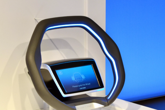 德国采埃孚公司的概念方向盘集成了手势控制