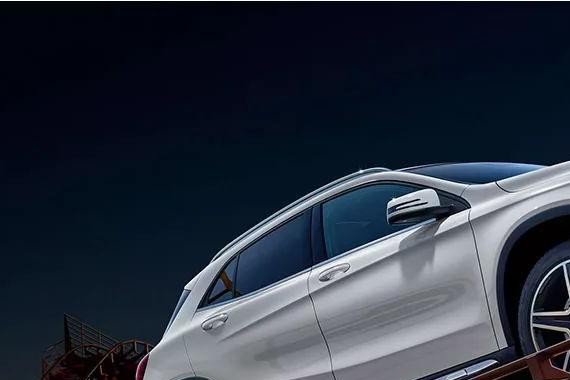 雪冬有些地方很危险，但有些车偏偏往那里跑