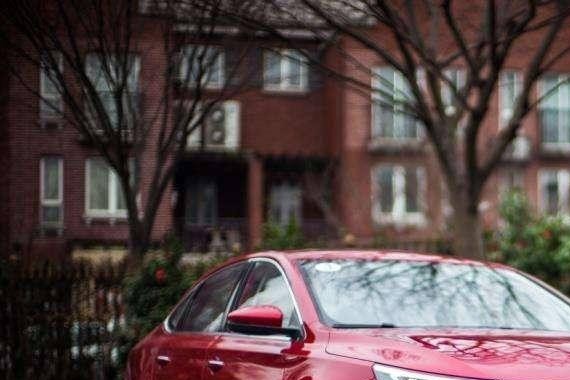 15万预算你还盯着轩逸吗？ 这款车配置更高、更有科技范！