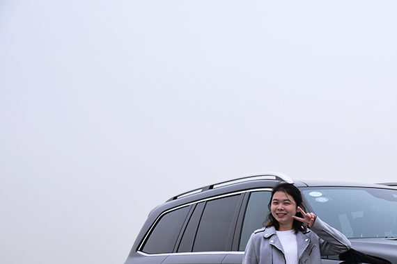 当1米55的女生开上5米13的大车子...究竟是怎样的体验？