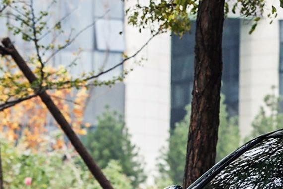 他花了30万，将乞丐版奔驰S变成了AMG的模样 | 对话