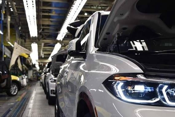 鼻孔这么大！史上最大尺寸宝马X7下线（图很全）