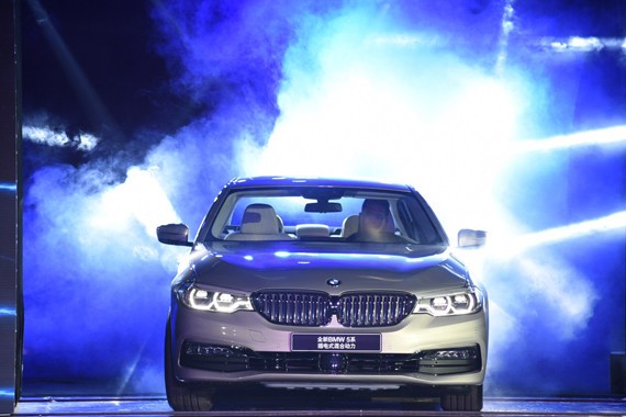 宝马新5系插电混动版 明年一季度上市