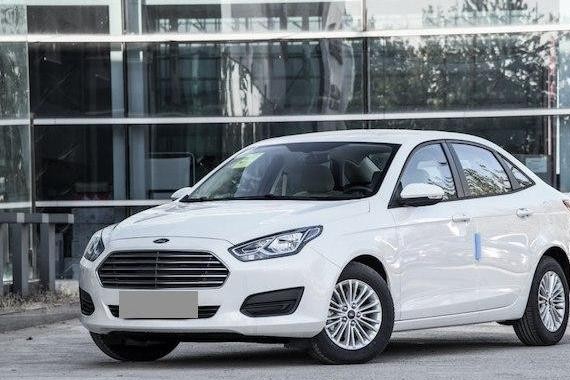 买艾瑞泽5的后悔去吧，这款合资车只卖6万多，油耗6L左右！