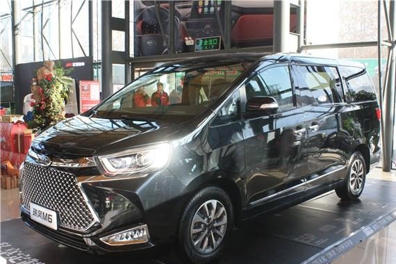 打造自主品牌“保姆车