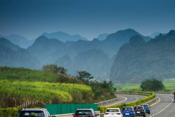 带你跨越山河湖海，这辆自主品牌的SUV竟然这么会玩