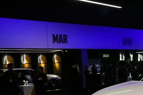 全新沃尔沃XC60只卖36万起，到店实拍往这看，剑指奔驰和宝马