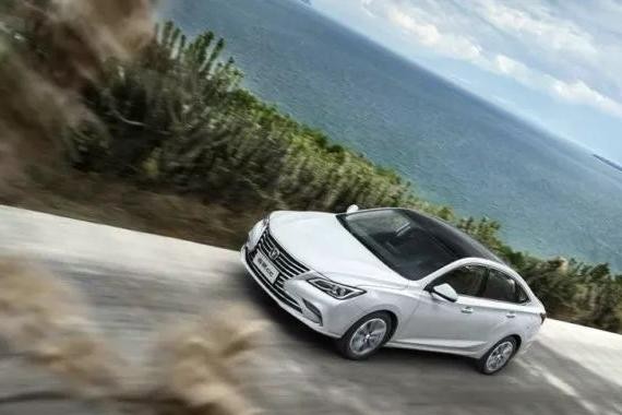 长安用一台全系售价比博瑞低3-4万元的睿骋CC杀入中级车市场