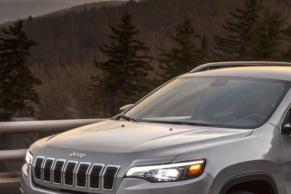 新款Jeep自由光官图发布 新增2.0T引擎