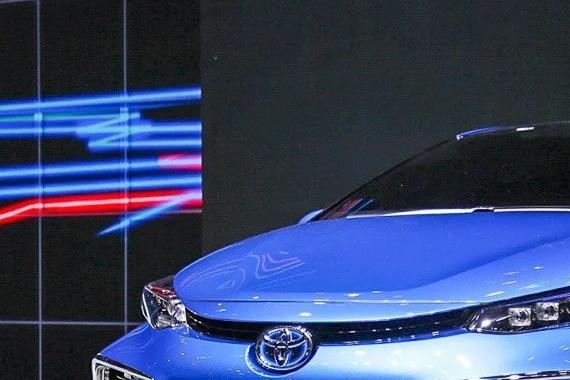 外观丑到爆的最牛丰田，不用烧油不用充电，卖27万气坏特斯拉！