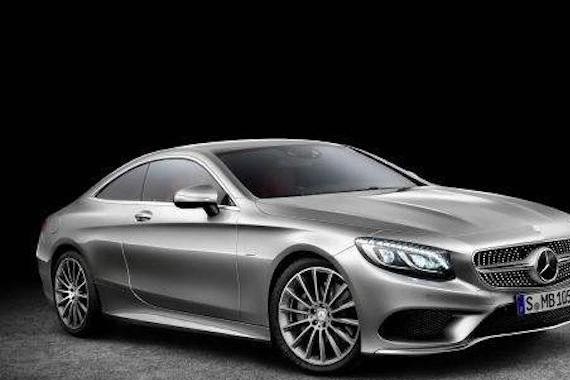 全新奔驰A级现身，仅售20万多，颜值帅气，内饰不输E级！