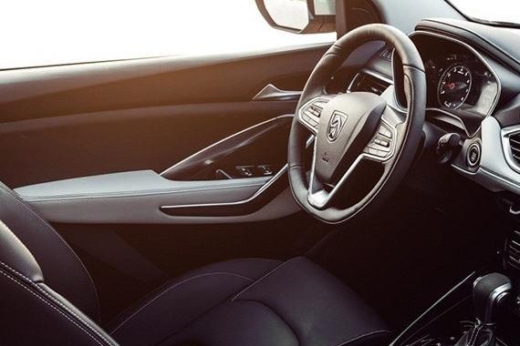 实拍宝骏530内饰，档次媲美合资车，网友：七八万随便卖必火！