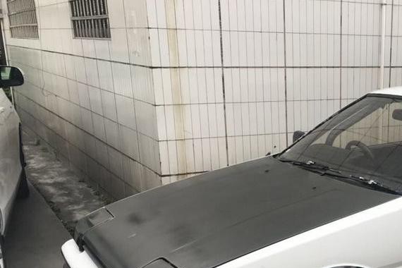 花十几万买辆32年前的丰田买菜车，趁着年轻就应该疯狂一次！