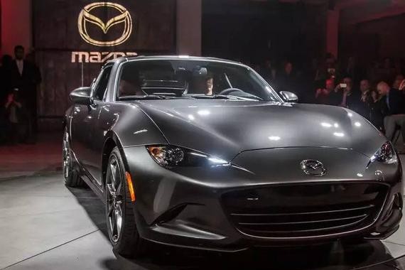 马自达新款超跑真酷！还能敞篷，怎么神似宝马？轻松秒杀保时捷！