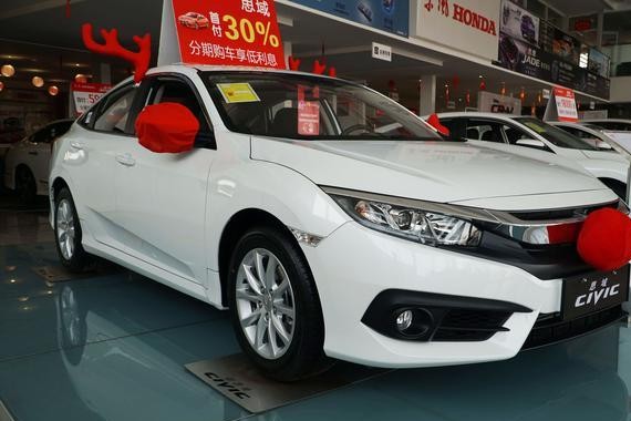 本田思域实拍，为何上市一年还在加价？