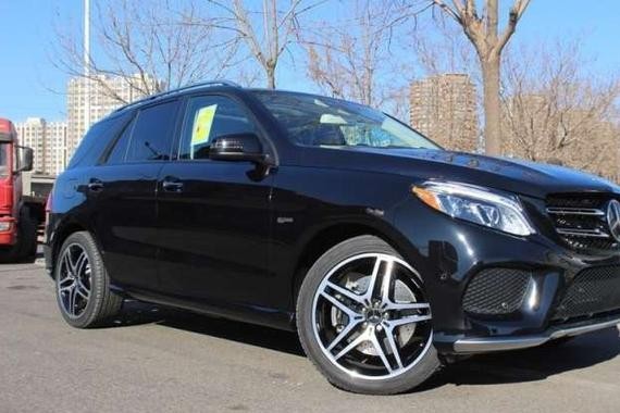 奔驰真正的越野豪华车，这内饰碾压宝马