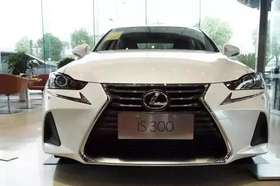 如果圣诞老人也开车，你猜他选什么品牌？