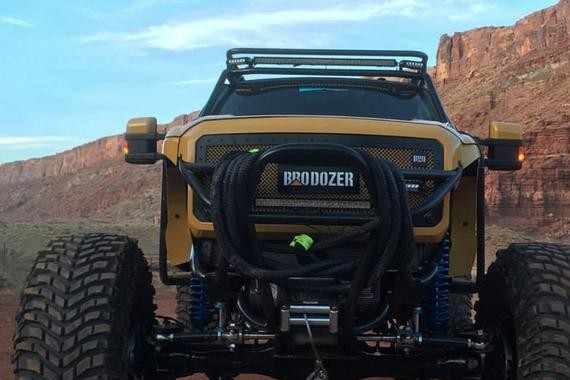 分享国外的极限改装越野车