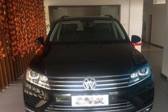 保时捷卡宴的兄弟，拳打宝马X5脚踢奔驰GLE400 你猜猜？