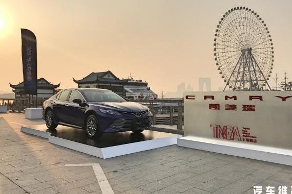 全新第八代凯美瑞才应该是《柒个我》中沈亦臻的座驾