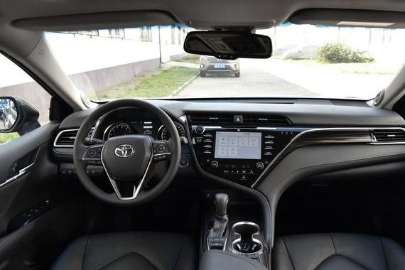 全球第一车大换血，豪华感剧增，科技感爆棚，相比之下迈腾太差了