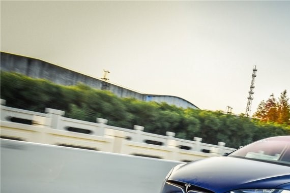 《奥秘》将心比芯，体验4个场景下的特斯拉Auto Pilot