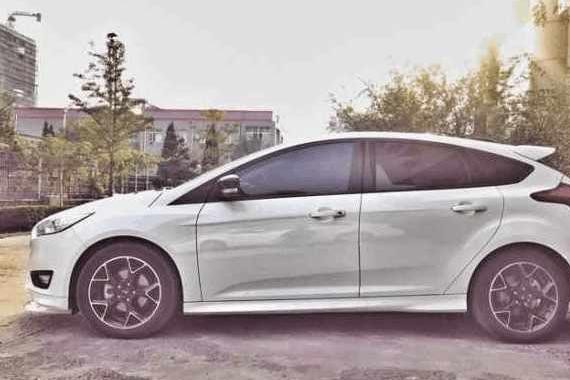 家里人叫我买高尔夫, 但玩车的朋友推荐我买了这款, 动力没得说!