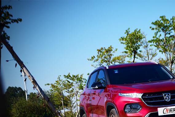 卖6、7万元起月销5万辆的SUV推出自动挡，加速成绩让人震惊！