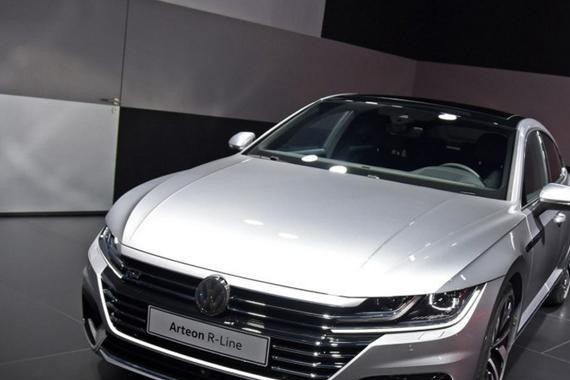 凯美瑞刚上市就遇劲敌！大众全新B级车，颜值吊打帕萨特，仅22万