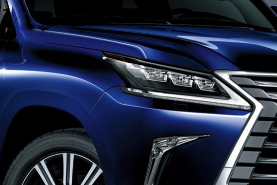 2018款雷克萨斯LX570是不是玩的有点大，这大嘴是要吃人吗？