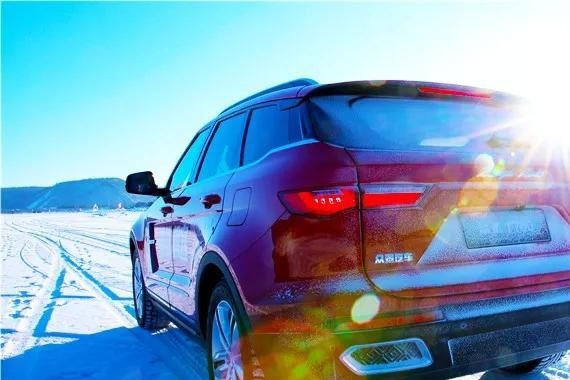 一群东北老爷们拦下众泰T700，问我……